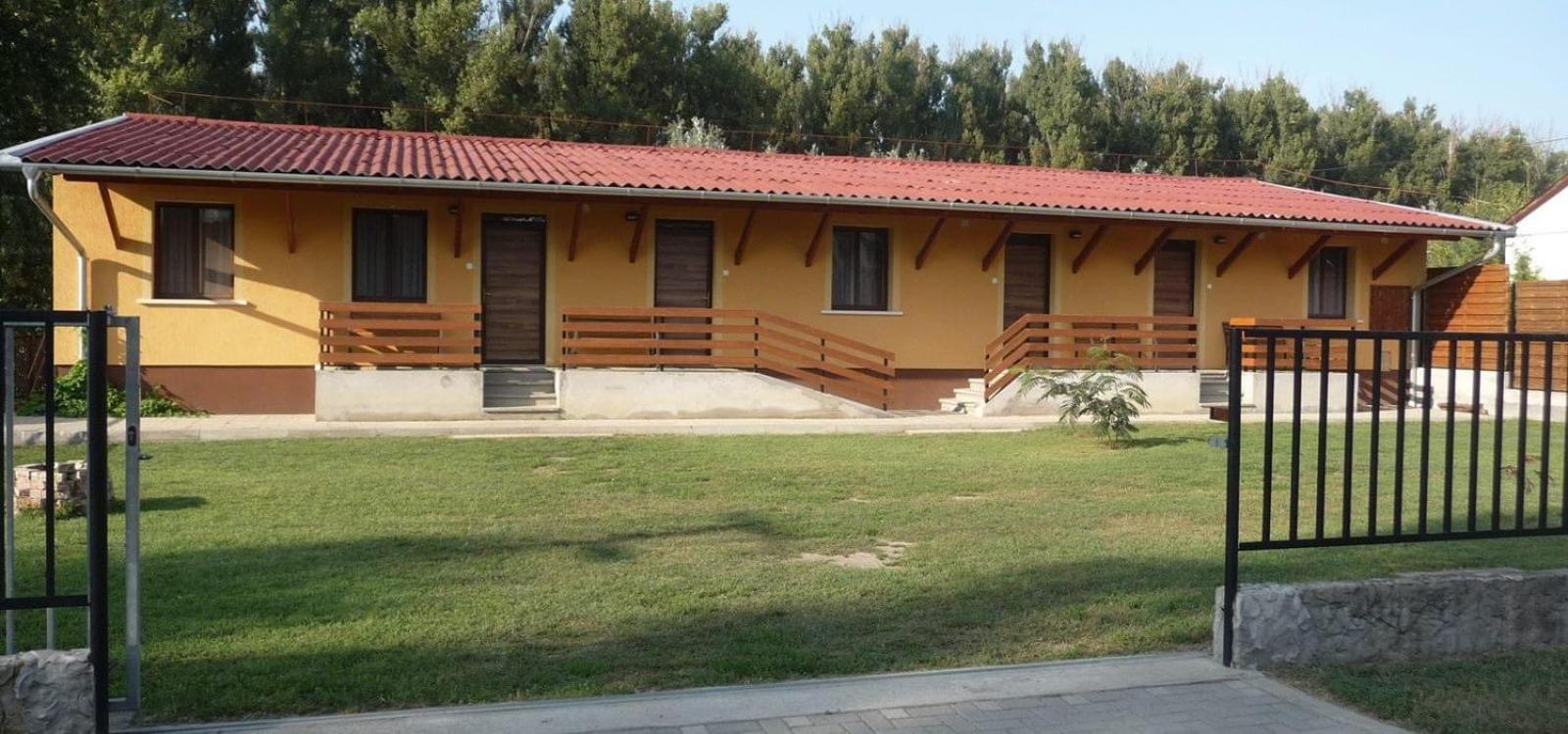 Summer Apartments Tiszakécske Buitenkant foto